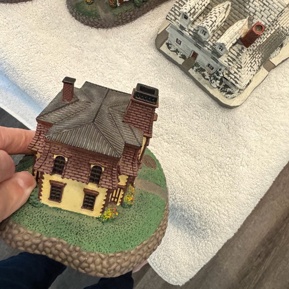 Charming Brown and Cream Miniature House Decor